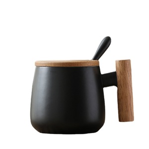 แก้วเซรามิกมินิมอลพร้อมฝาปิด 400 มล. ด้ามจับไม้ สำหรับกาแฟ ชา และเครื่องดื่ม - Product Image 4