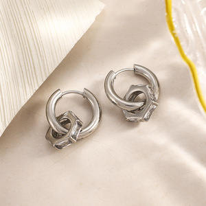 Pendientes de Aro Geométricos Chapados en Oro de Acero Inoxidable con Zirconia Engastada para Uso Diario - Product Image 4