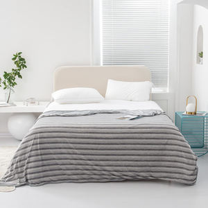 Manta Refrigerante Tamaño Queen, Doble Cara, Ecológica, Portátil, de Poliéster/Nailon, Certificada Oeko-Tex, Transpirable y Ligera para Verano - Product Image 1