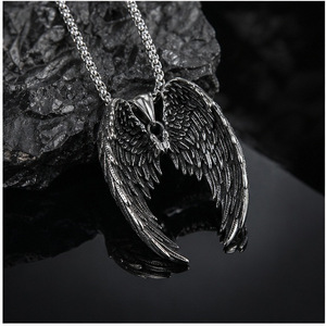 Yunnique – collier avec pendentif ailes en acier inoxydable pour hommes, Design géométrique, Style Punk, bijoux à la mode - Product Image 3