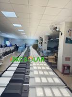 Lampadaires solaires LED intégrés étanches IP66 de 100 watts pour extérieur avec caméra CCTV