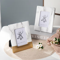 Lüks süs Minimalist tasarım seramik fotoğraf çerçevesi, ekran bir 3.5*5 inç fotoğraf, masaüstü dekorasyon için porselen resim çerçevesi