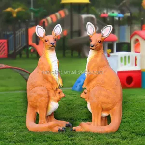 Nanchi Art New Arrived Hand Made Resin Crafts Outdoor Garden Party Animal Statues Lifelike Fiberglass Cartoon Kangaroo Statues