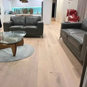 Vente en gros Plancher de bois d'ingénierie en bois de chêne blanc européen Plancher de bois d'ingénierie en bois dur