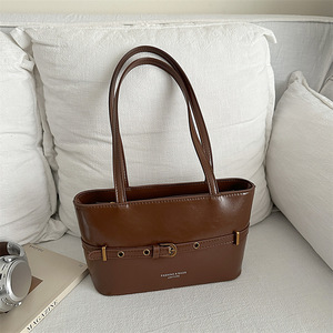 Bolsa de Couro PU Preta com Alça Superior e Detalhe de Fivela, Formato Quadrado Estruturado para Uso Diário - Product Image 4
