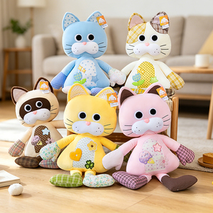 Peluche chat douce en gros, motif <span class=keywords><strong>dessin</strong></span> <span class=keywords><strong>animé</strong></span>, personnalisée, patchwork, avec broderie florale, pour enfants, pour le confort - Product Image 1