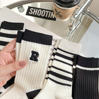 Chaussettes mi-mollet pour jeunes femmes, sportives, absorbantes, respirantes, écologiques, à blocs de couleur, à double rayure, confortables, en coton peigné