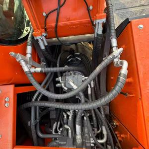 Excavatrice sur chenilles compacte Doosan DX300 d'occasion, poids en ordre de marche de 30 tonnes, capacité de la benne de 1,1 m³ - Product Image 4