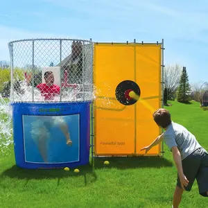 Pas cher fête en plastique eau dunk réservoir trampoline parc fête jeu dunk réservoir à vendre