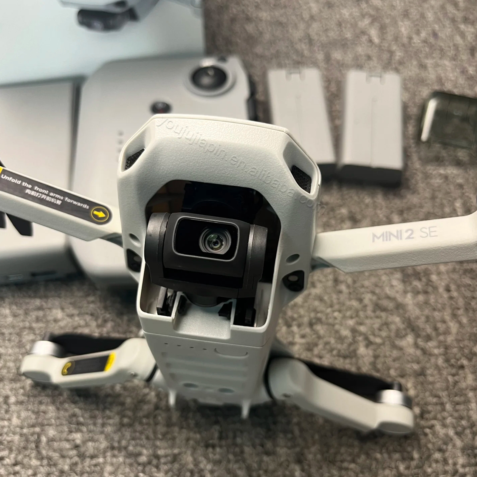 【美品】DJI MINI2 Amazon.com: DJI Mini 2 SE Fly More Combo
