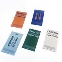 2026 personnalisé imprimé luxe gaufré mat stratification 200g 250g papier couché étiquettes volantes insérer carte de papier pour l'emballage