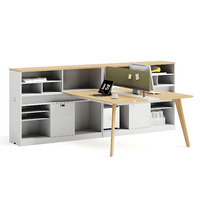 Poste de travail en îlot de bureau, bureau informatique moderne en bois, station de travail avec cloison pour employé, ensemble de meubles de bureau en forme de L, table blanche