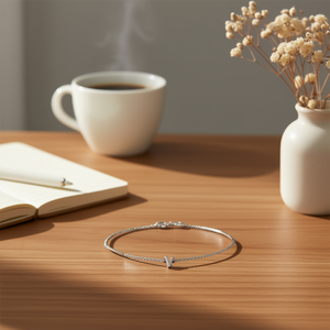 Bracciale Tennis V Plusera V in Acciaio Inossidabile, Design Minimalista, Accessorio di Gioielleria per Donne - Product Image 3