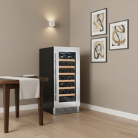 Petit refroidisseur à vin domestique pour la cuisine. La réfrigération professionnelle garantit la qualité et apporte un goût exceptionnelment onctueux.