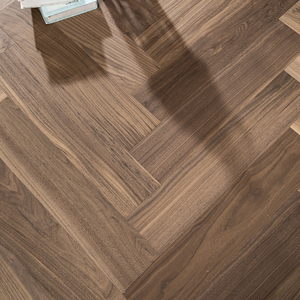 Plancher en bois d'ingénierie multicouche en noyer noir de qualité AB, système clic, 15 mm, placage 0,6/1,2 mm, motif chevrons, pour escaliers - Product Image 2