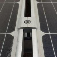 Accessoires de montage solaire en aluminium Pince intermédiaire avec écrou en G pour système de montage de panneaux solaires