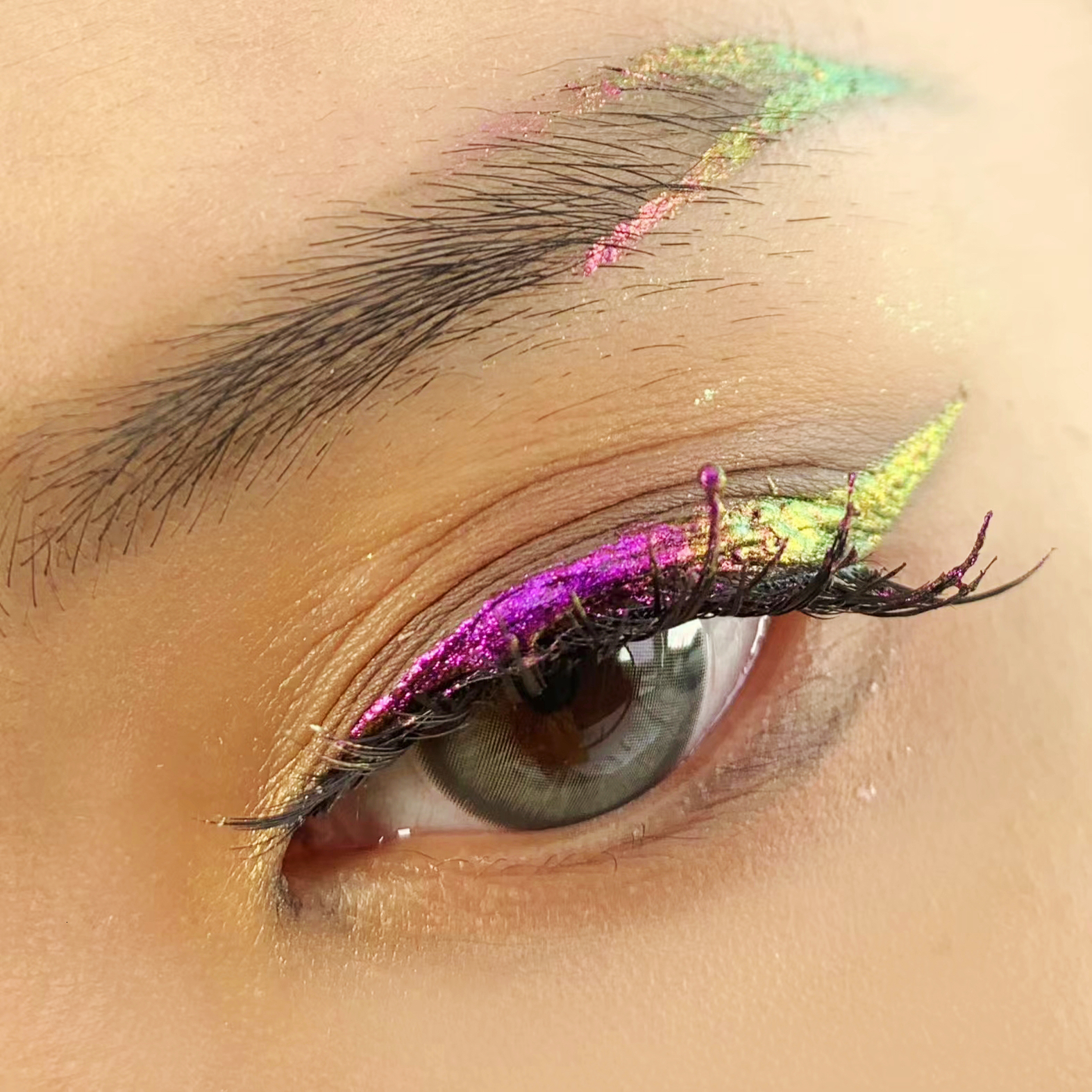 Водостойкая жидкая подводка для глаз