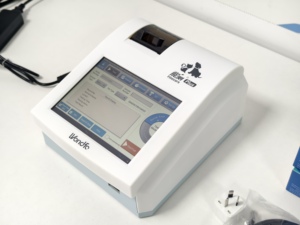 Analizador Cuantitativo de Inmunofluorescencia Veterinaria Finecare YG101 y Analizador de Hormonas Wonfo para Uso Hospitalario y Doméstico - Product Image 2