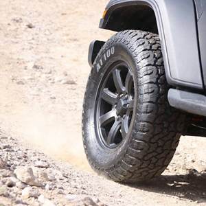 Neumático Radial Nuevo para Automóvil de Pasajeros P245/70R16 107S para Ruedas de Dirección y Tracción - Product Image 3