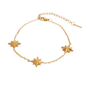 สร้อยข้อมือสแตนเลสทรงหัวใจทันสมัยสำหรับผู้หญิง ทำด้วยมือ เรียบง่าย ชุบทอง 18K เหมาะสำหรับวันครบรอบ - Product Image 5