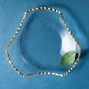 Assiettes en verre irrégulières en forme de goutte d'eau, bord doré torsadé, ondulation verticale, vente en gros, fourniture de vaisselle en vrac - Product Image 5