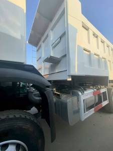 Camion benne d'occasion HOWO Sinotruk 371HP 6x4 Weichai Diesel Euro 3 Conduite à gauche - Product Image 5