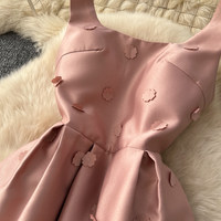 Robe longue élégante en satin pour femme WIWT, coupe trapèze, décor floral 3D, bretelles halter, décontractée, pour les fêtes, le quotidien et les vacances
