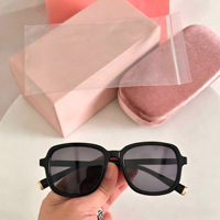 Nouvelles Lunettes de Soleil Unisexe Haut de Gamme à Monture Carrée Large, Verres Dégradés UV400, Protection Complète, Style Tendance, pour Adultes