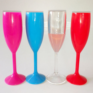 Vente en gros d'usine de gobelets en <span class=keywords><strong>plastique</strong></span> colorés 180ml rose blanc bleu jaune flûte <span class=keywords><strong>à</strong></span> <span class=keywords><strong>champagne</strong></span> avec tige - Product Image 4