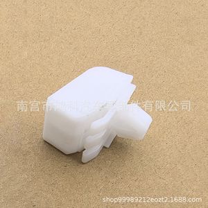 Clip de fixation en plastique pour moulure de bas de caisse Mercedes-Benz 0019910371 – Neuf pour remplacement et réparation - Product Image 2
