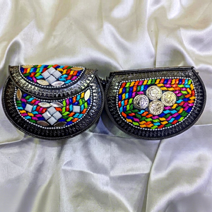 Sacs de soirée élégants en métal mosaïque pour femmes, conçus par des artisans, pochette élégante pour occasions spéciales - Product Image 1