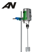 La batidora eléctrica con una velocidad de rotación de 100-1800 Rpm se utiliza para mezclar y revolver líquidos
