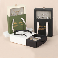 Boîte d'emballage de bijoux plat haut de gamme personnalisé Éponge unique de matériaux recyclés gaufrage par stratification mate pour les petites entreprises
