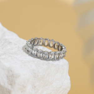 Anillo Ovalado de Plata con Piedras Transparentes en Forma de Oval Continuo, 4 Puntas <span class=keywords><strong>por</strong></span> Piedra, Borde Festoneado, Joyería de Regalo para Mujer - Product Image 2