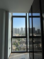 Fenêtres à battants en aluminium à double vitrage insonorisées de style moderne personnalisées de haute qualité pour les maisons