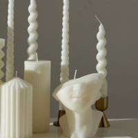 Bougie parfumée géométrique blanche de style nordique faite à la main, vente en gros, décoration artistique de style Instagram pour la maison, accessoires de photographie