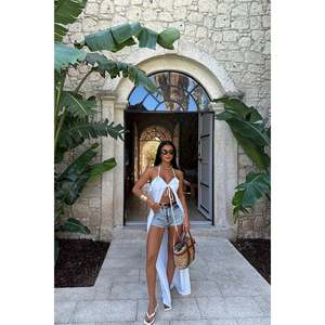 Vestido de Playa Blanco sin Tirantes con Lazos - Product Image 3