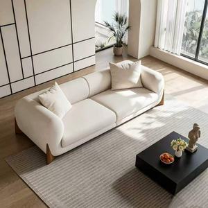 Sofá Moderno de 3 Plazas en Cuero Sintético PU Blanco con Patas de Madera, Brazos Curvos y Respaldo Ajustado, Tapizado para Sala de Estar - Product Image 3