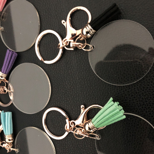 <span class=keywords><strong>Porte</strong></span>-clés personnalisé en acrylique <span class=keywords><strong>avec</strong></span> monogramme gravé et <span class=keywords><strong>pompon</strong></span> - Product Image 4