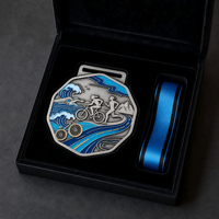 Médaille personnalisée en alliage de zinc moulé sous pression, couleur plaquée, ruban bleu, design octogonal pour événement de marathon