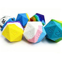 Dés D20 faits à la main de 55 mm, design personnalisé, géants, en résine/métal/bois/silicone, pour D&D, faible MOQ, commande en gros pour les magasins de jeux
