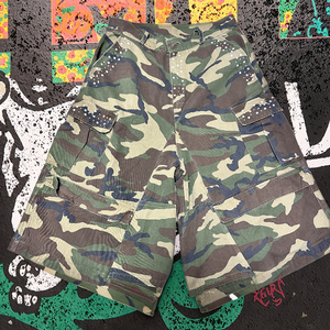 Quần <span class=keywords><strong>short</strong></span> nam chất lượng cao, kiểu dáng streetwear, họa tiết rằn ri, đính đá, có logo thêu tùy chỉnh theo phong cách thời trang đường phố. - Product Image 1