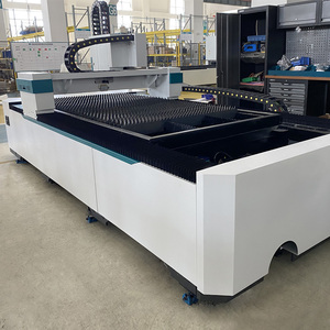 Machine de découpe laser à fibre certifiée CE 3015, équipement CNC pour tôles métalliques, longue durée de <span class=keywords><strong>vie</strong></span>, découpeuse laser haute précision AI PLT - Product Image 5