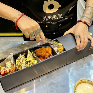 Caja deslizante rectangular de cartón desechable para pollo frito coreano con logotipo personalizado y divisor. - Product Image 1