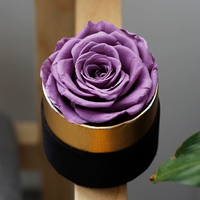 Boîte cadeau de rose éternelle faite à la main, cadeau pour la Saint-Valentin, boîte cadeau Embrace