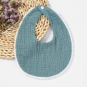 Babero de algodón de alta calidad estilo bandana, suave y lavable, toalla de gasa para la saliva con encaje, nuevo diseño lindo para niños - Product Image 4
