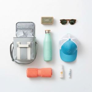 Kit Personalizado para Actividades al Aire Libre de Verano con Botella Aislada, Toalla Refrigerante y Gorra para Eventos y Campañas - Product Image 1