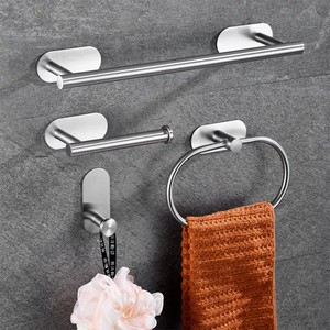 Ensemble d'accessoires <span class=keywords><strong>de</strong></span> salle <span class=keywords><strong>de</strong></span> bain 4 pièces en acier 304, comprenant un porte-papier <span class=keywords><strong>toilette</strong></span> et des crochets pour peignoirs et serviettes - Product Image 3