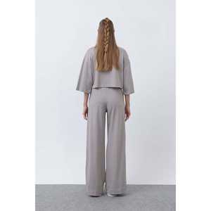 ชุดเซ็ตสองชิ้นสไตล์มินิมอลสำหรับผู้หญิง แขนสั้น กางเกงขายาว สีม่วง ใส่ได้ทุกฤดู - Product Image 5