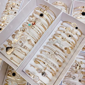 Vendita calda alla moda braccialetto di moda placcato oro elegante retrò semplice braccialetto per le donne gioielli geometrici braccialetto all'ingrosso - Product Image 2